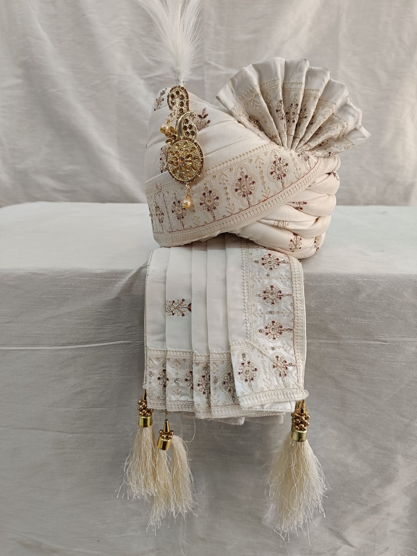 Off-White Embroidered Groom Safa with Shawl, Red Booti Sherwani Turban
