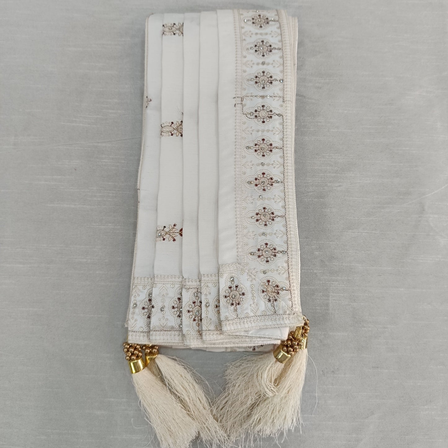 Off-White Embroidered Groom Safa with Shawl, Red Booti Sherwani Turban