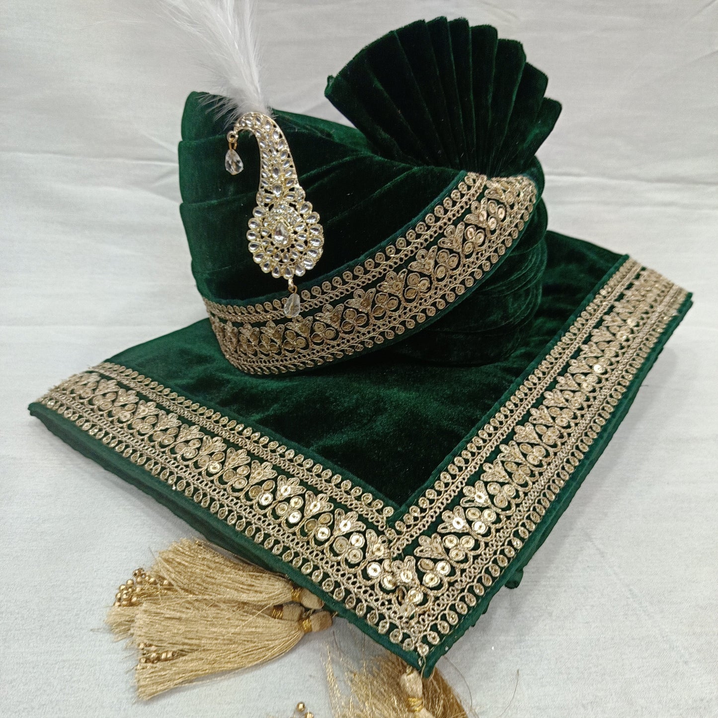 Elegant Green Velvet Groom Turban & Shawl Set – Lightweight & Adjustable for Perfect Fit (Shawl 65x250 cm)