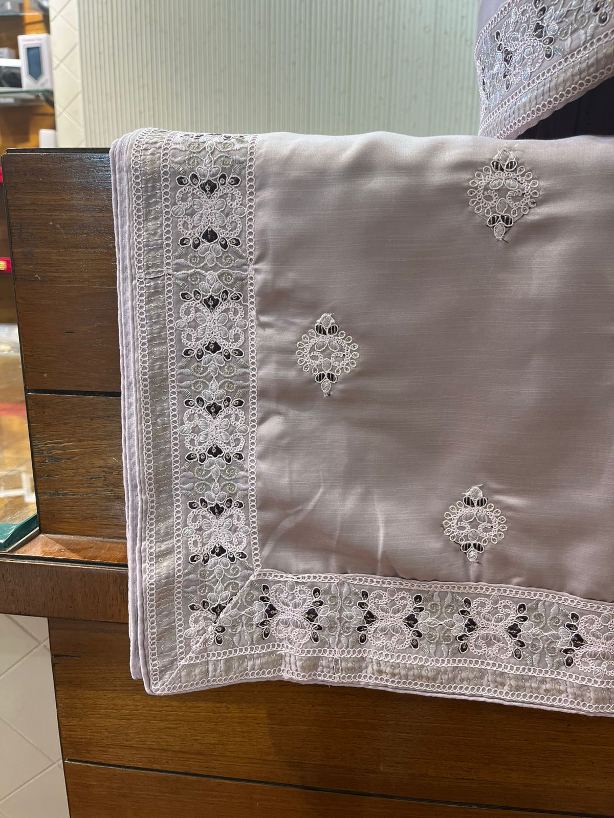 Soft Lavender Indian Groom Turban & Shawl Set, Elegant Safa with Embroidery Border for Sherwani