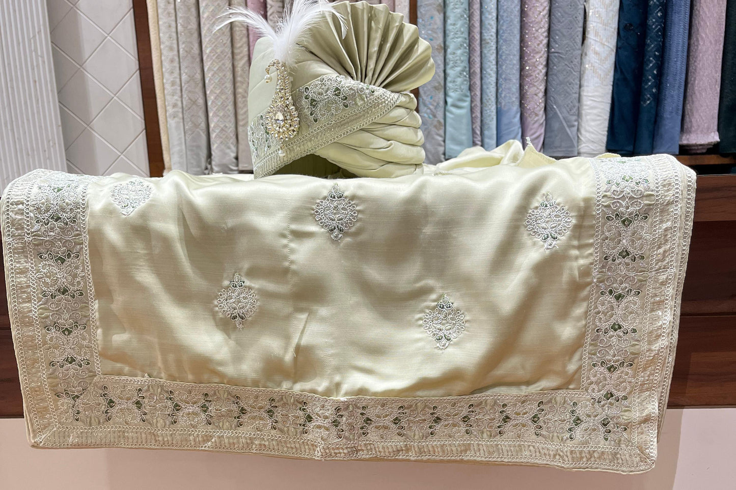 Gold Safa Turban & Shawl Set for Indian Wedding, Elegant Sherwani Accessory for Groom
