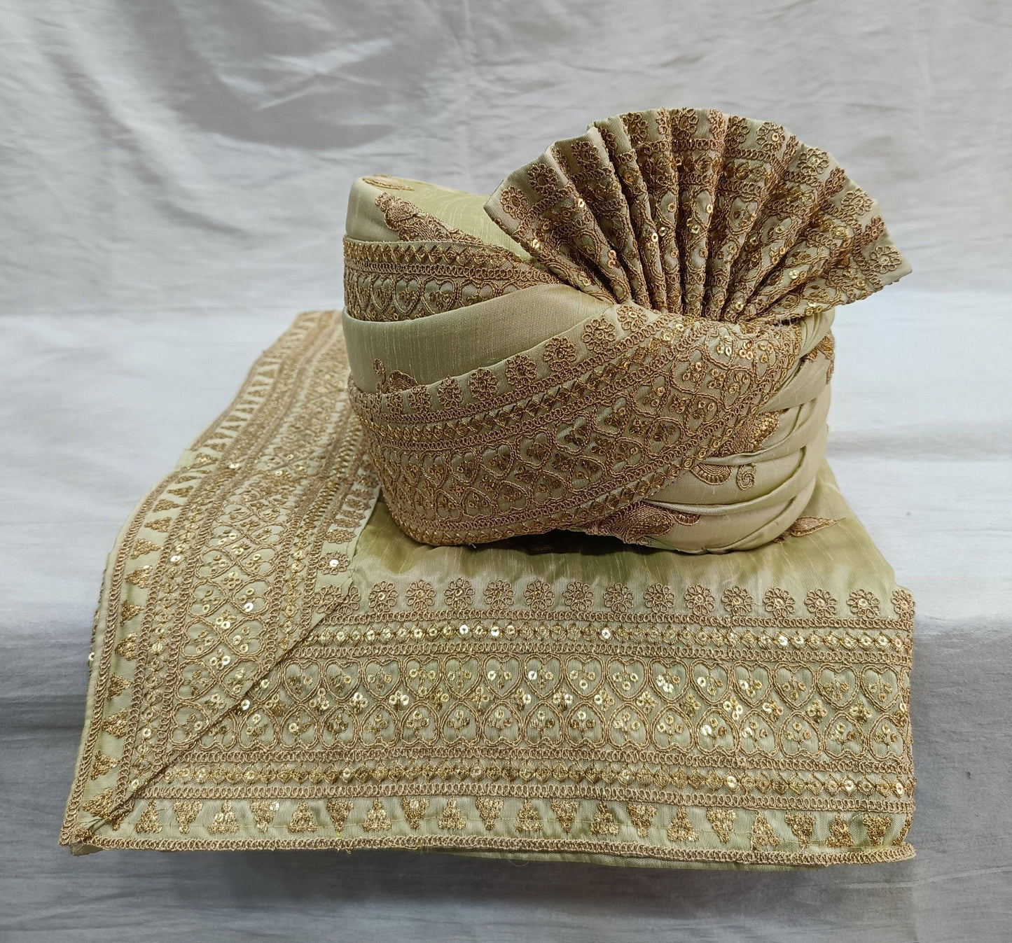 Embroidered Wedding Shawl for Men: Indian Groom Sherwani Dupatta