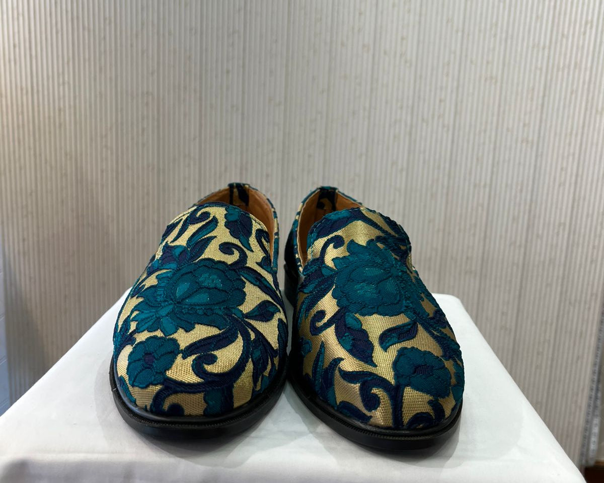 Handmade Beige & Green Mojari Loafers, Indian Groom Wedding Shoes for Sherwani