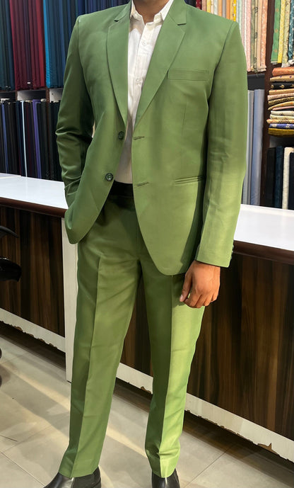 Green Two-Piece Suit: Stylish Wedding Groom Wear