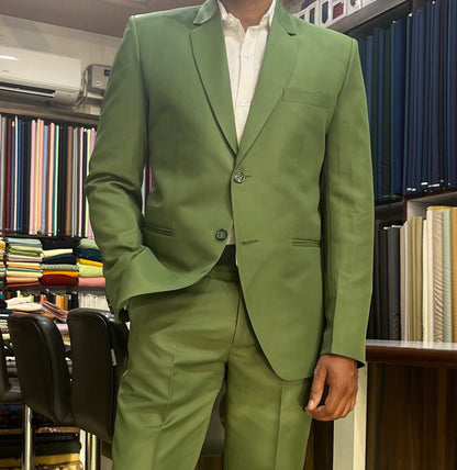 Green Two-Piece Suit: Stylish Wedding Groom Wear