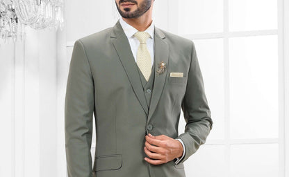 Green Three Piece Suit, Elegant Groom/Groomsmen Wedding Suit