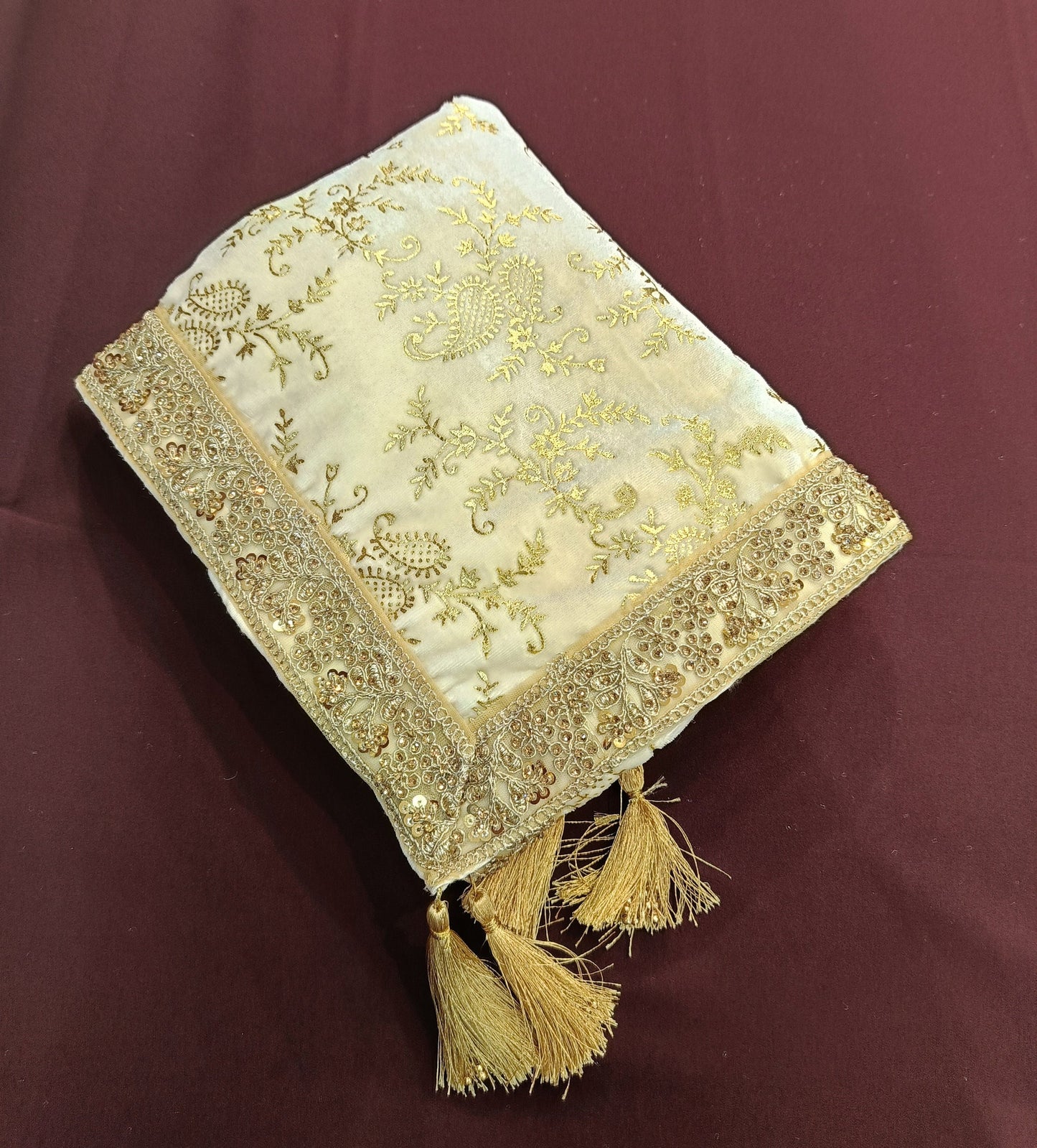 Cream Wedding Shawl for Groom: Embroidered Sherwani Dupatta