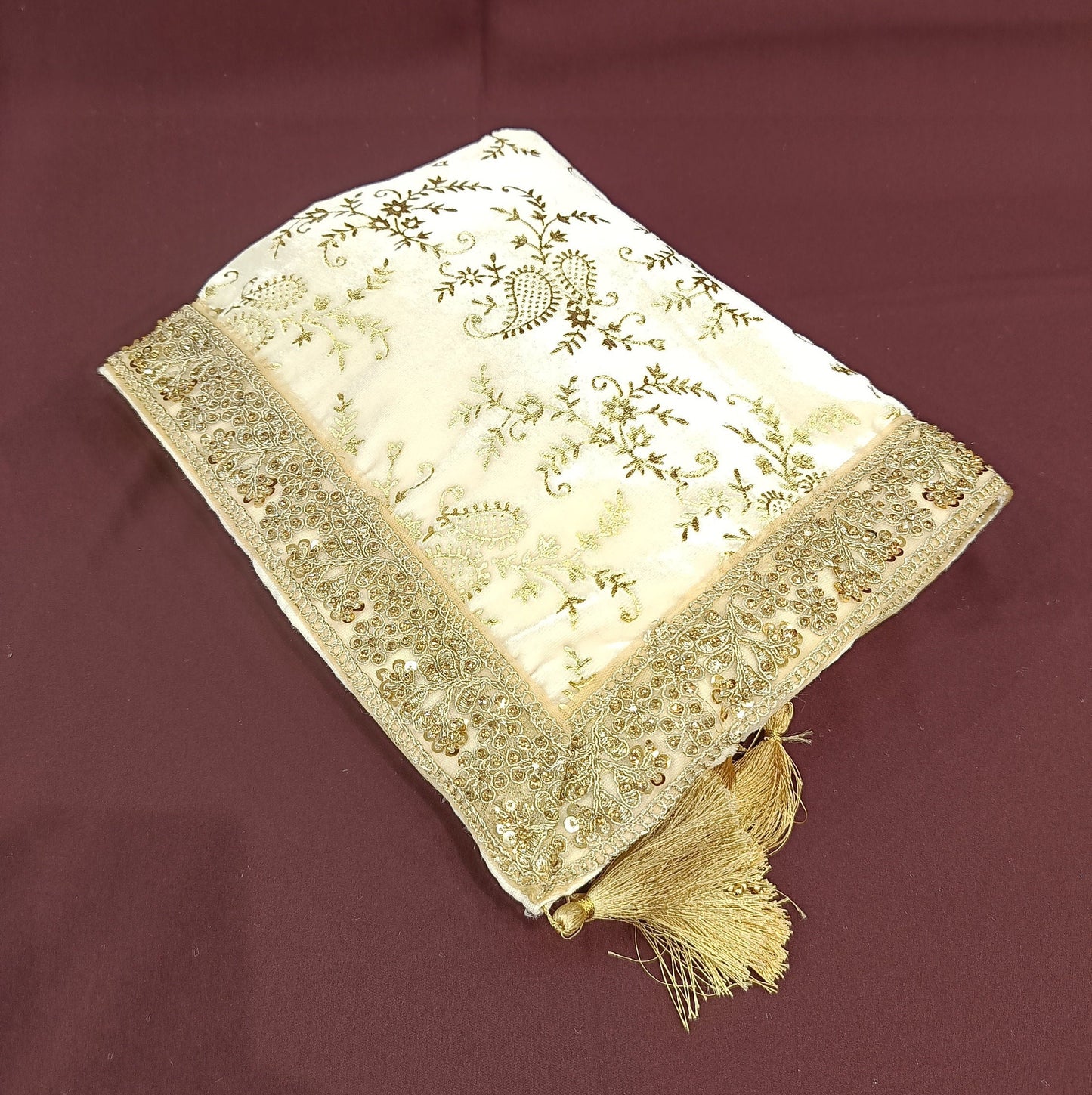 Cream Wedding Shawl for Groom: Embroidered Sherwani Dupatta