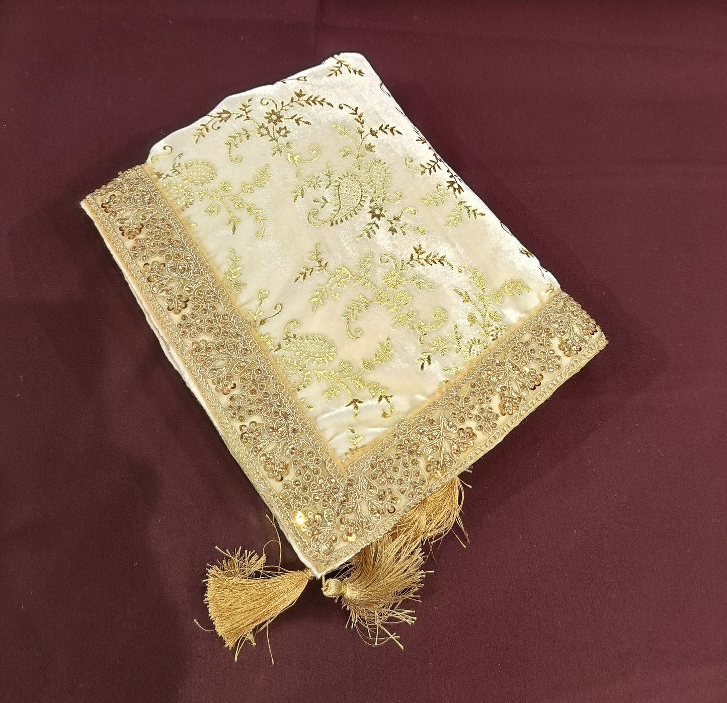 Cream Wedding Shawl for Groom: Embroidered Sherwani Dupatta