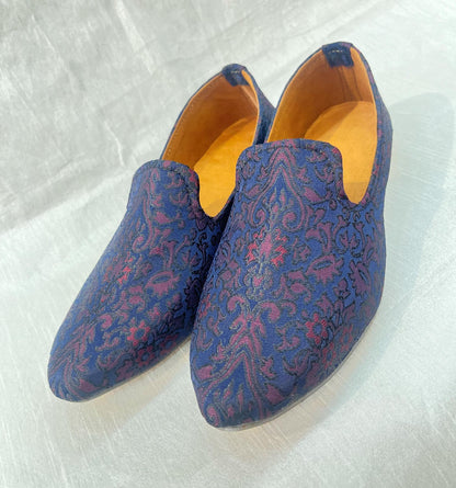 Indian Wedding Shoes: Embroidered Groom Mojari Jutti