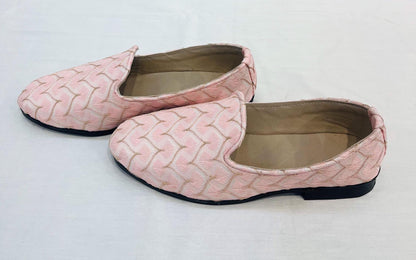 Pink Embroidered Groom Mojari Shoes: Indian Wedding Jutti