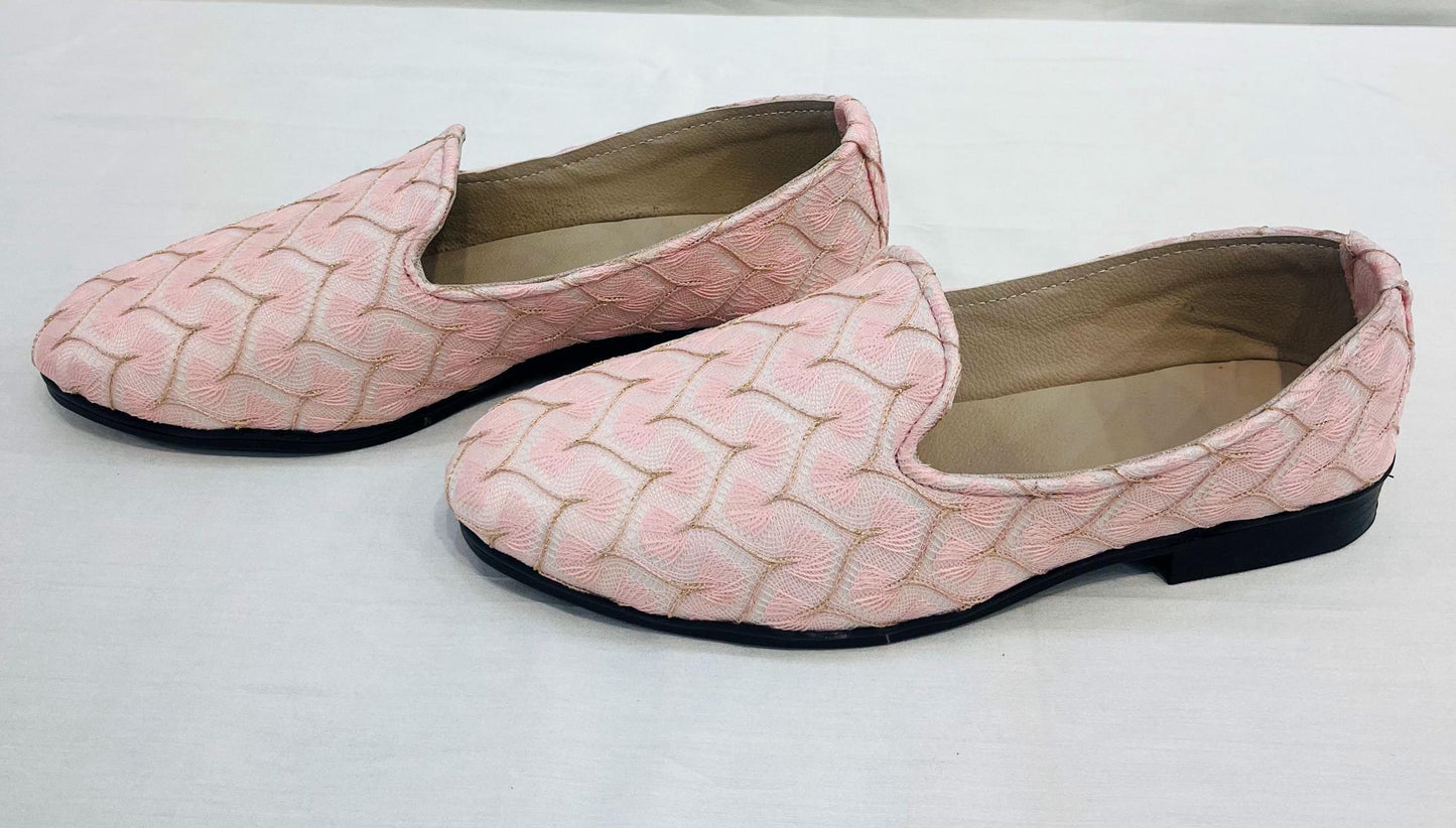 Pink Embroidered Groom Mojari Shoes: Indian Wedding Jutti