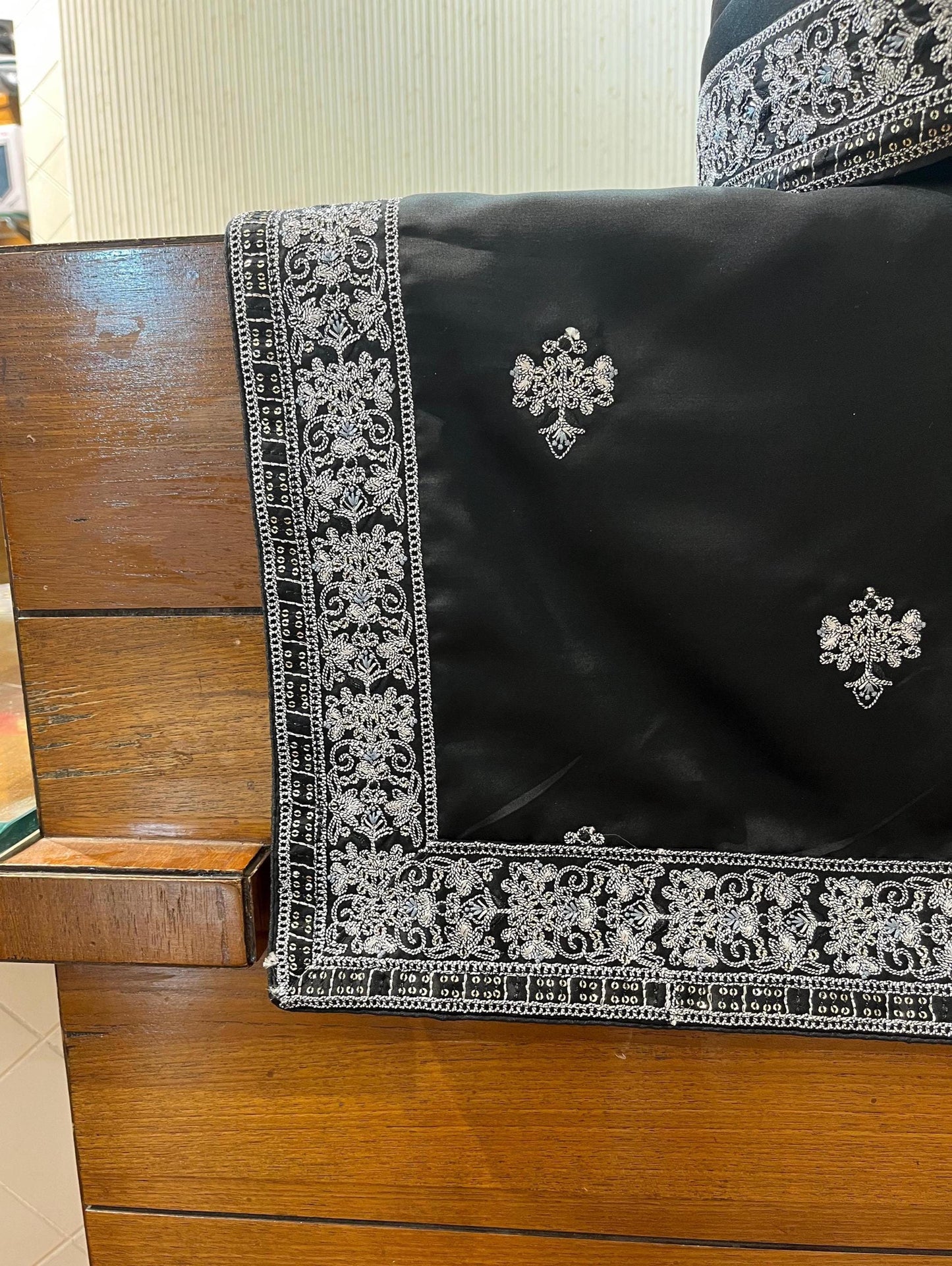 Groom Black Safa Turban & Shawl Set, Sherwani Pagri with Grey Embroidery
